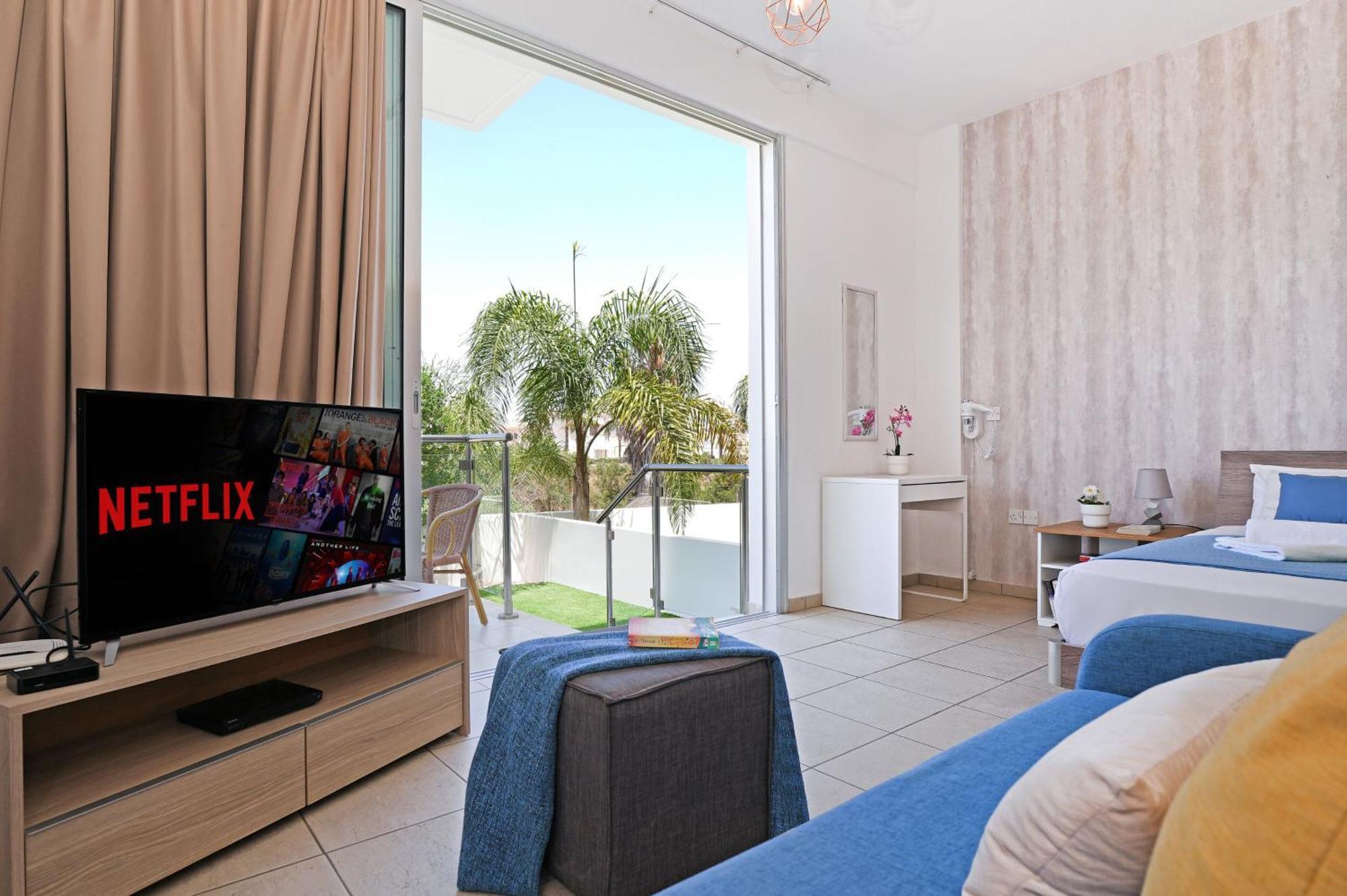 Meryl - Coralli Beachfront Apartment 프로타라스 외부 사진